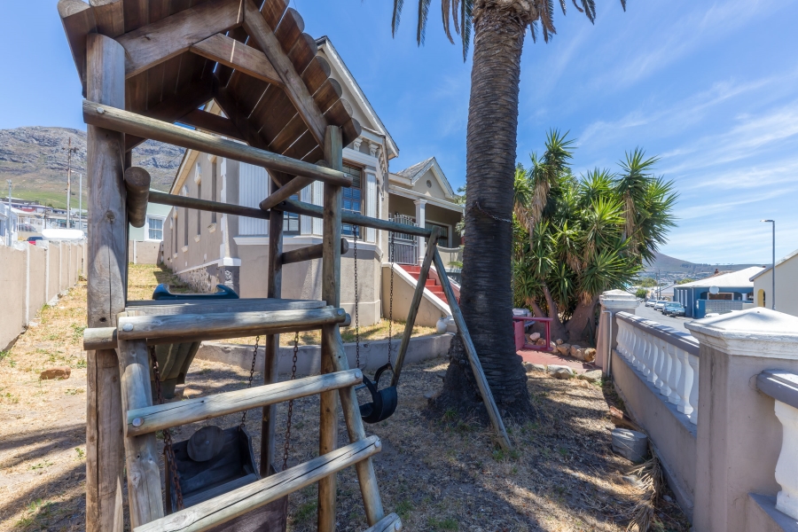 8 Bedroom Property for Sale in Walmer Estate Western Cape